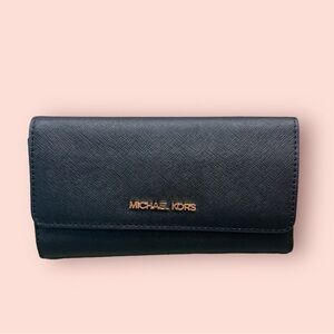 NWT Michael Kors Jet Set Travel Wallet